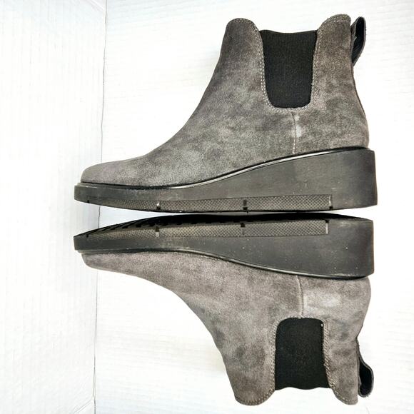 Blondo Luisa Gray Suede Waterproof Wedge Heel Chelsea Ankle Boots Size 8.5M - Picture 7 of 11
